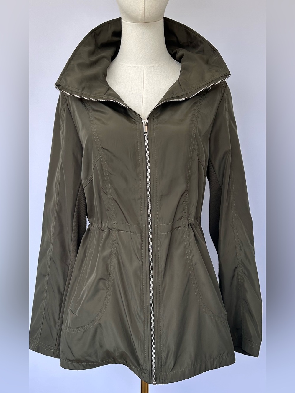 Sebby Women’s Olive Green Rain Jacket Stowaway Hood Full Zip Size Large